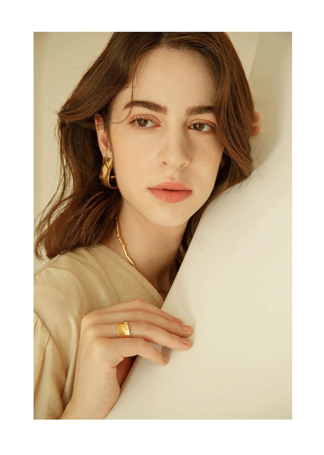 [Celeb Pick] Rama Necklace PB036N PB036N Styling Look - Global B2B Wholesale Accessory