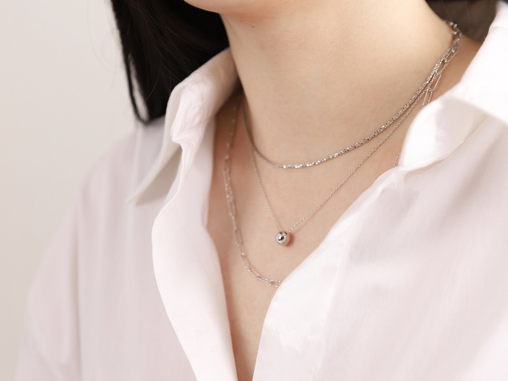 [Celeb Pick] Mini Ball Necklace PB061N PB061N Styling Look - Global B2B Wholesale Accessory