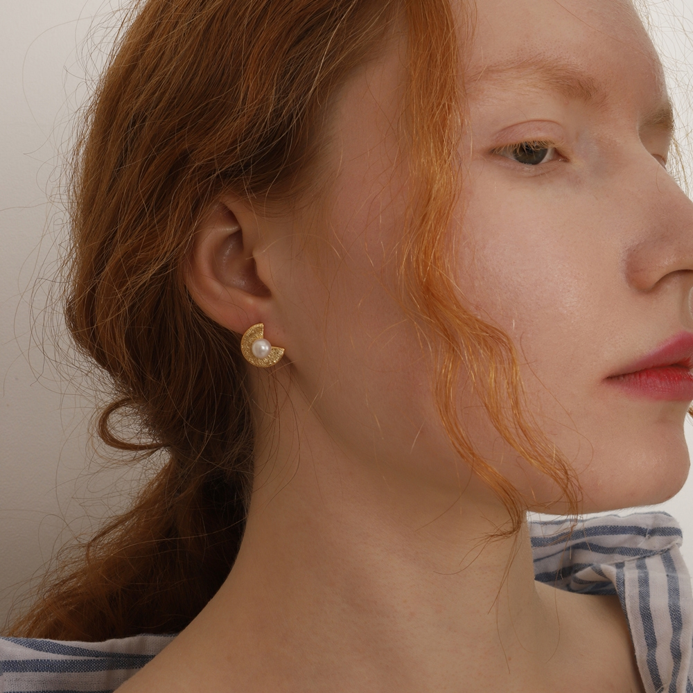 Fresh Water Pearl Freecurve Matt Texture Coin Objet Earrings PB069E PB069E Styling Look - Global B2B Wholesale Accessory
