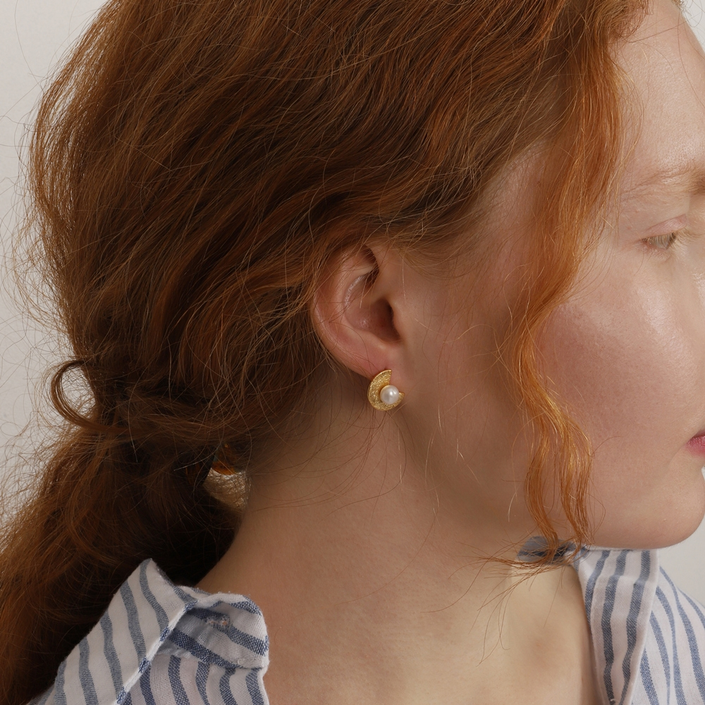 Ozel PB069E Premium Craftsmanship - Fresh Water Pearl Freecurve Matt Texture Coin Objet Earrings PB069E