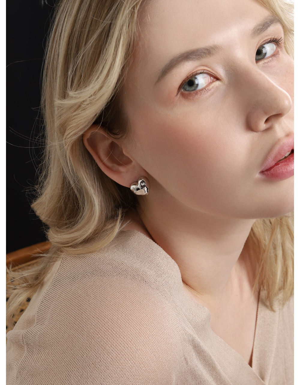 Hammered Bold Heart Earrings PB109E PB109E Styling Look - Global B2B Wholesale Accessory