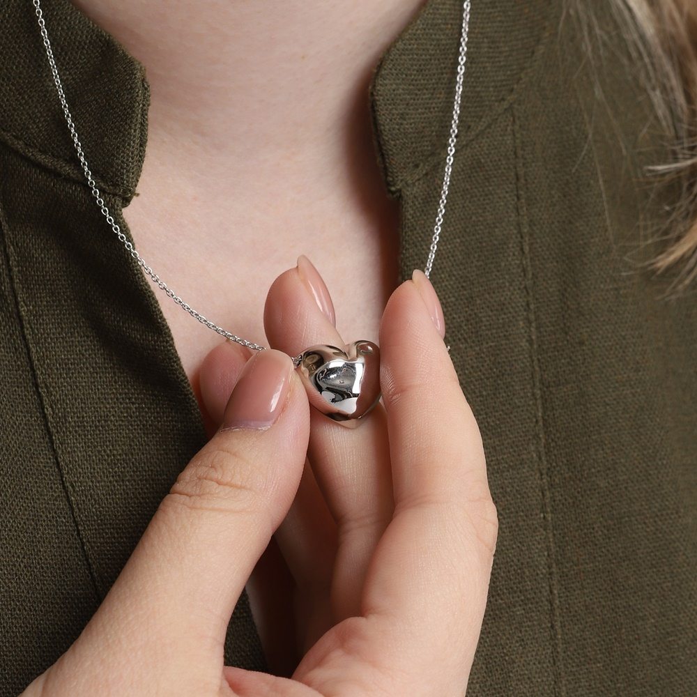 Hammered Bold Heart Necklace PB109N PB109N Styling Look - Global B2B Wholesale Accessory