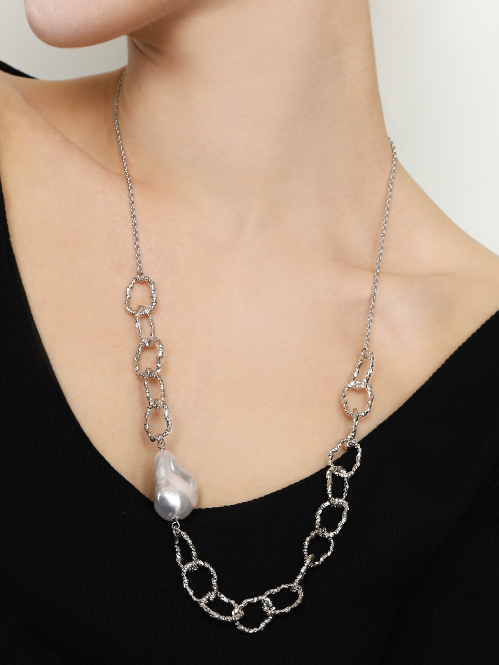 Baroque Pearl Twinkle Moving Necklace PB134N PB134N Styling Look - Global B2B Wholesale Accessory