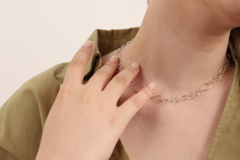 [Celeb Pick] Silver925 Italy Chain Necklace PS003N PS003N Styling Look - Global B2B Wholesale Accessory