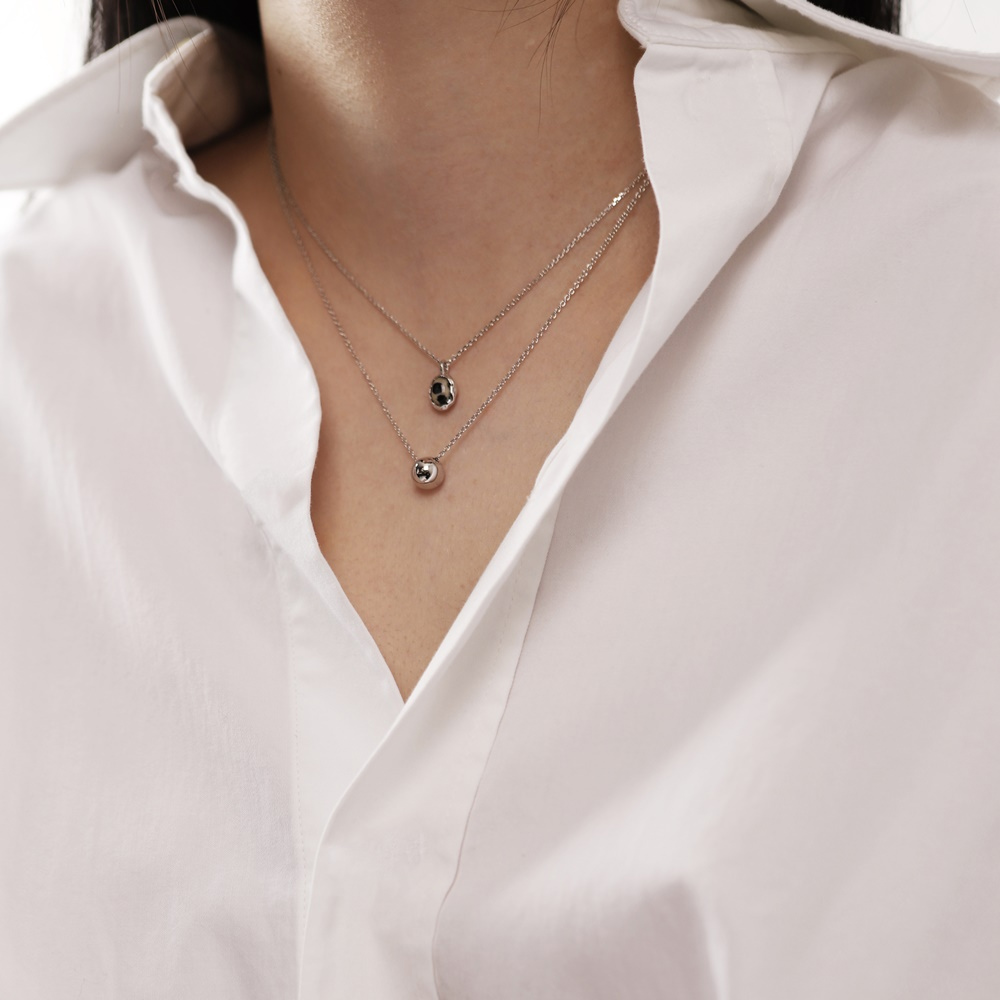 [Celeb Pick] Silver925 Dalmatian Necklace PS015N PS015N Styling Look - Global B2B Wholesale Accessory