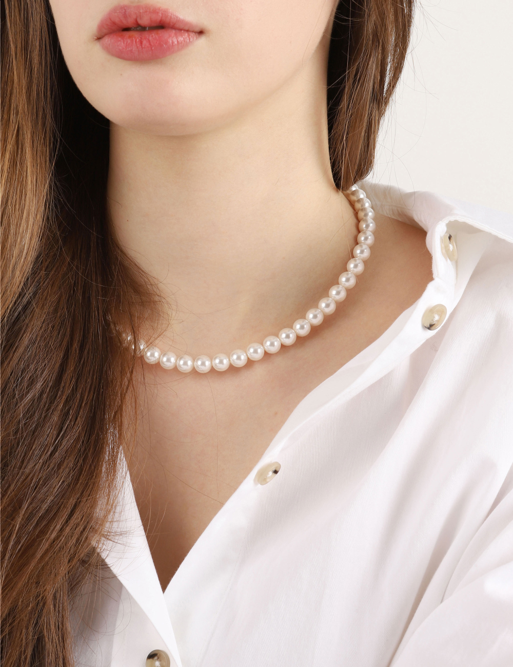 [Celeb Pick] Silver925 SW Pearl Necklace 8mm PS083N PS083N Styling Look - Global B2B Wholesale Accessory