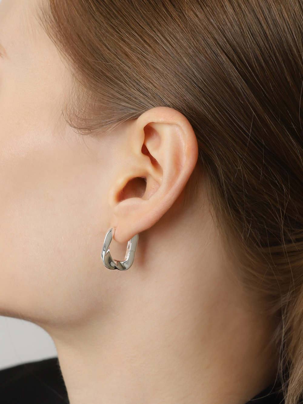 Ozel PS159E Premium Craftsmanship - [Celeb Pick] Silver925 Twist Square Hoop Earrings PS159E