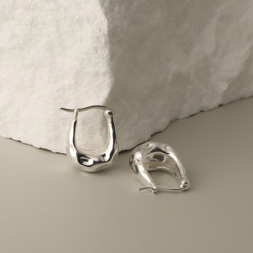 OZEL [Celeb Pick] Silver925 Handmade Hammered Hinge Earrings ES048E Main Photography