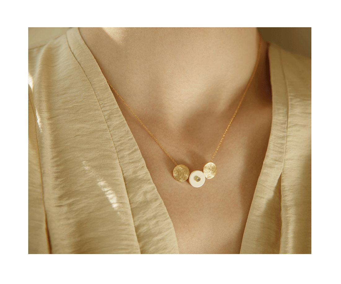 [Celeb Pick] Dew Necklace PB003N Detail Cut