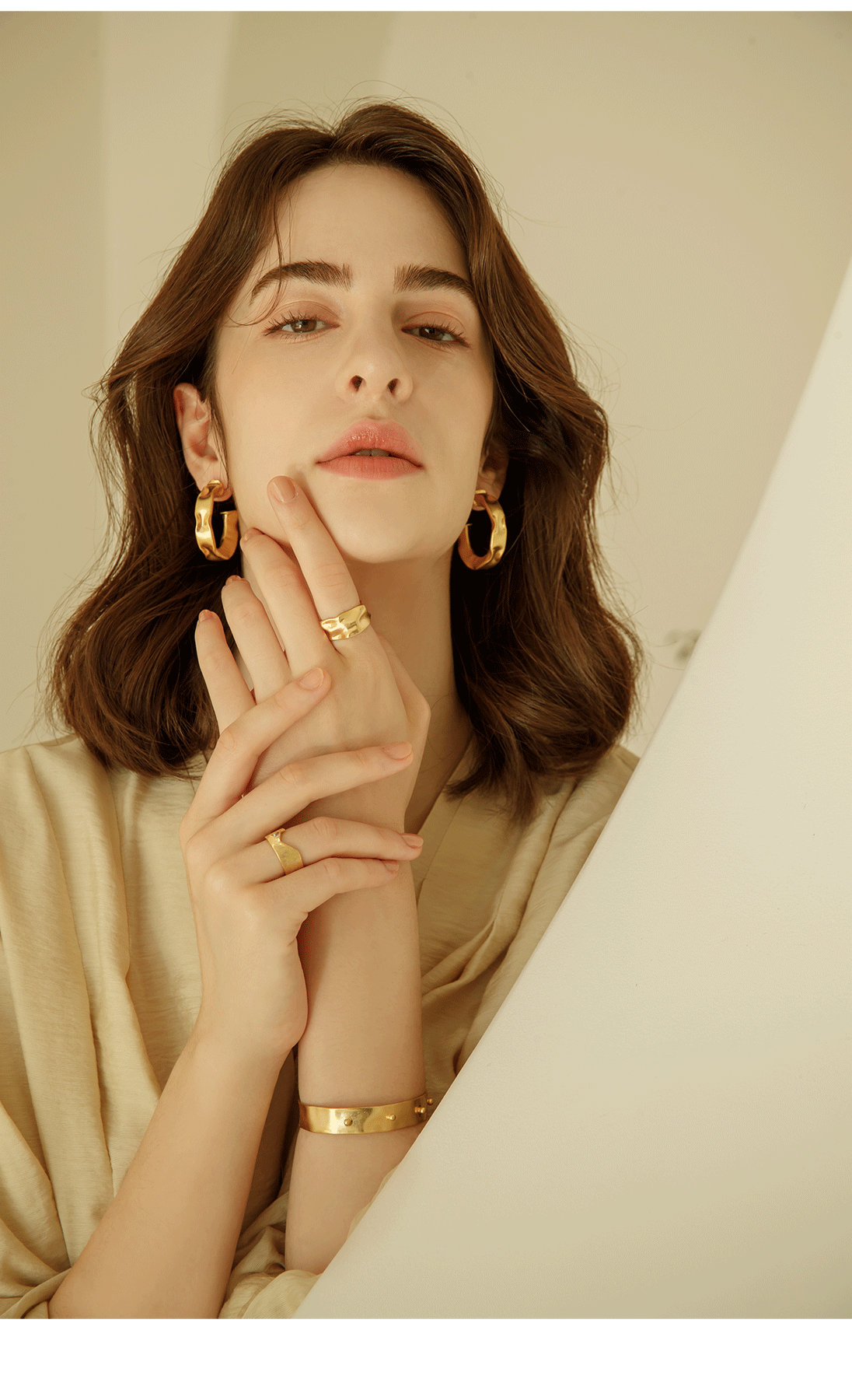 [Celeb Pick] Lucir Earrrings PB029E Detail Cut