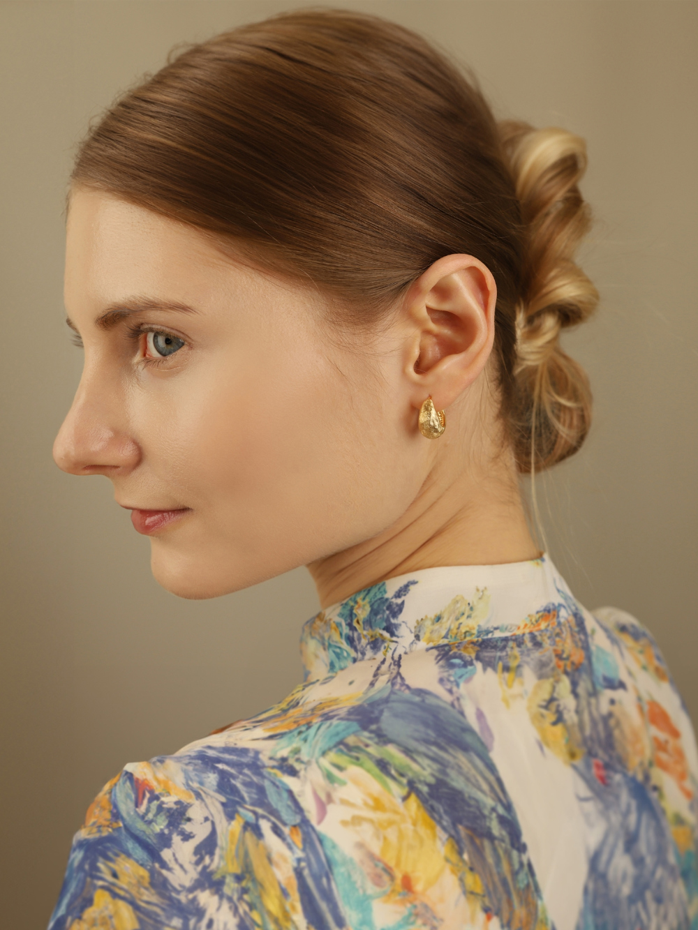 OZEL Signature Texture Hoop Earrings PB042E Main Photography