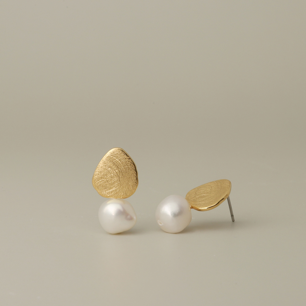Fresh Water Pearl Freecurve Matt Texture Coin Objet Earrings PB068E Detail Cut