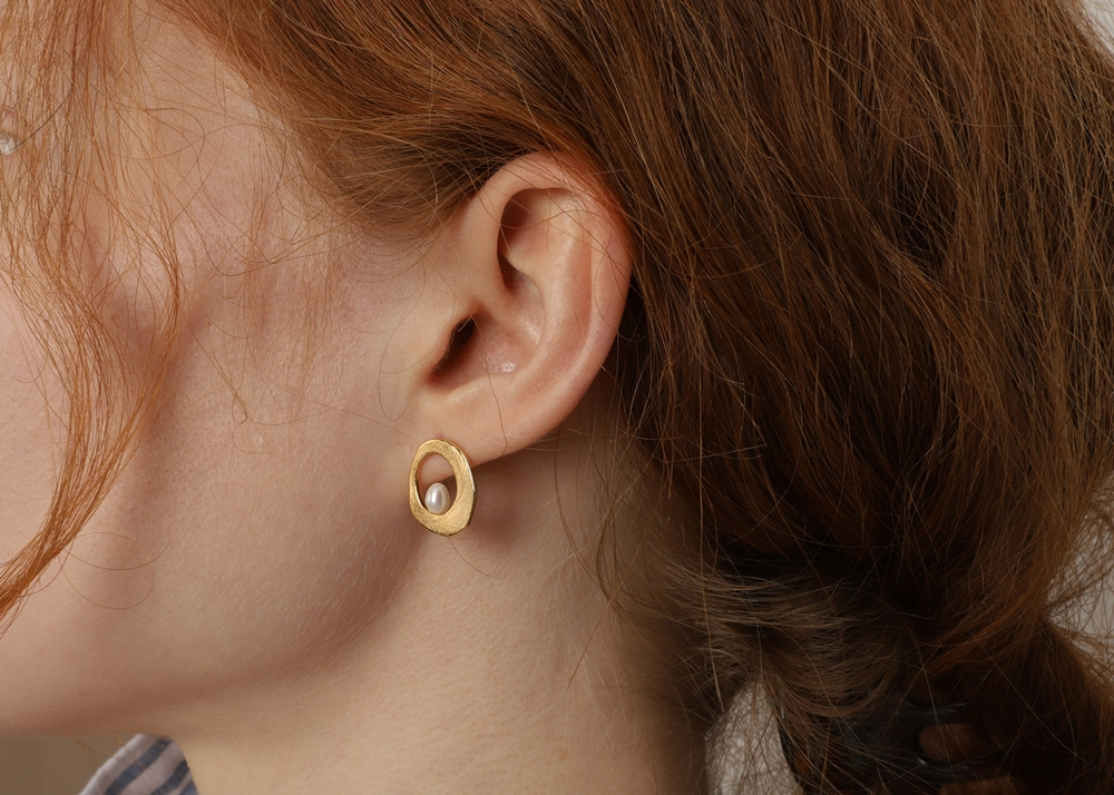 Fresh Water Pearl Freecurve Matt Texture Coin Objet Earrings PB070E Detail Cut