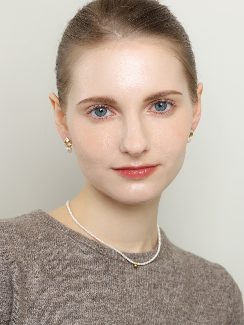 OZEL [Celeb Pick] Fresh Water Pearl Curved Earring PB126E Main Photography