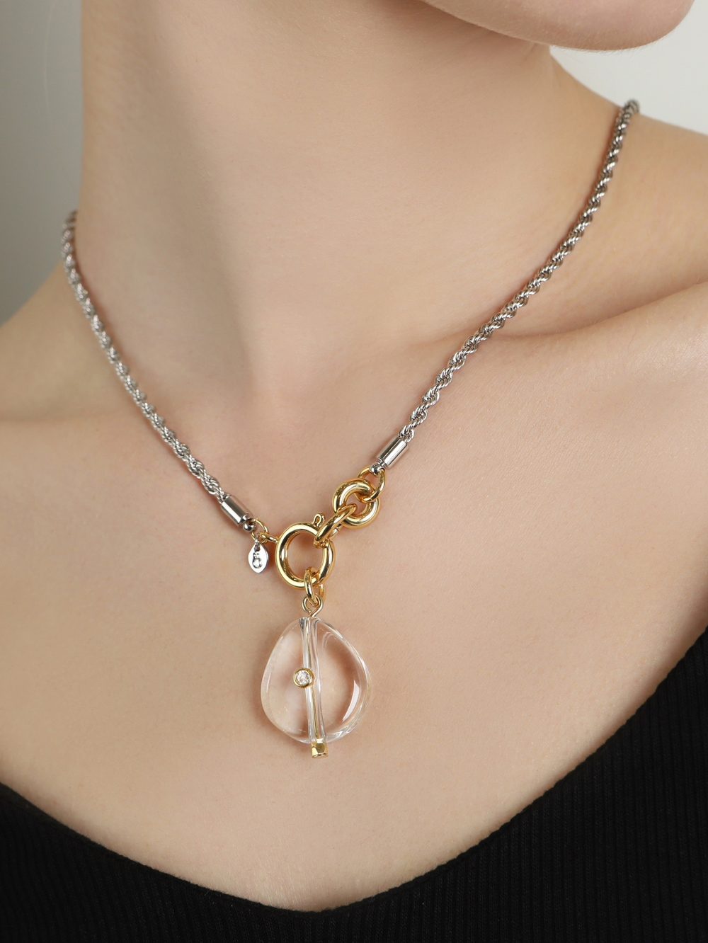 Crystal Bold Chain Necklace PB130N Detail Cut