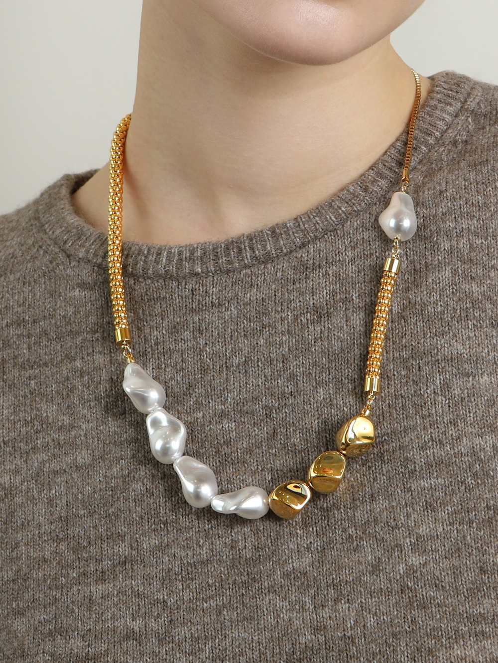 Baroque Pearl Chain Moving Necklace PB132N Detail Cut