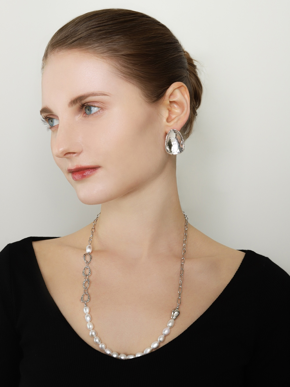 OZEL Baroque Pearl Gathering Chain Long Necklace PB133N Main Photography