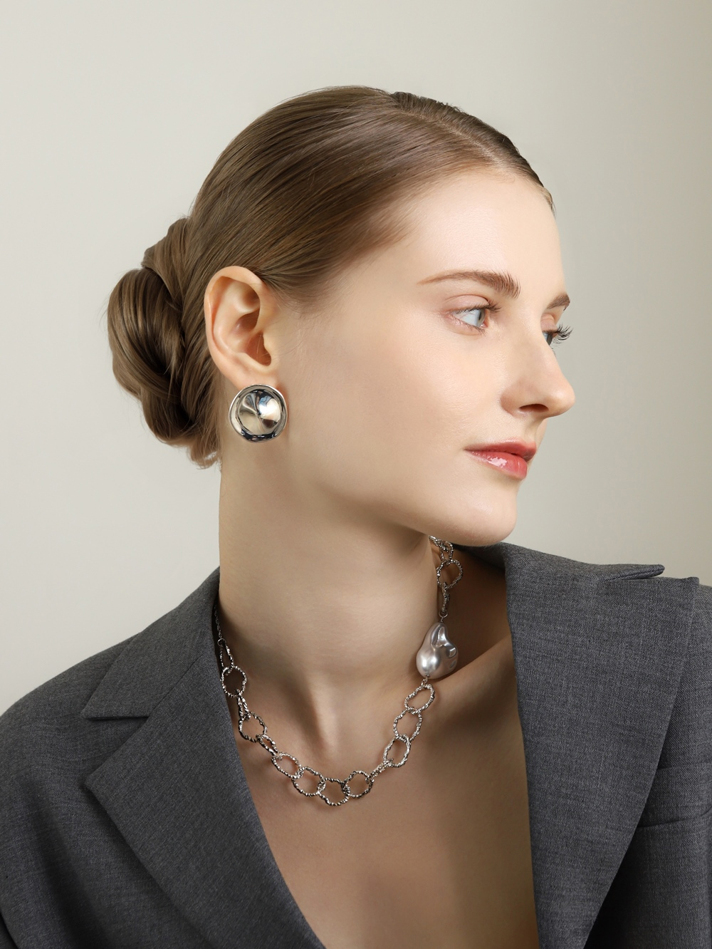 OZEL Baroque Pearl Twinkle Moving Necklace PB134N Main Photography