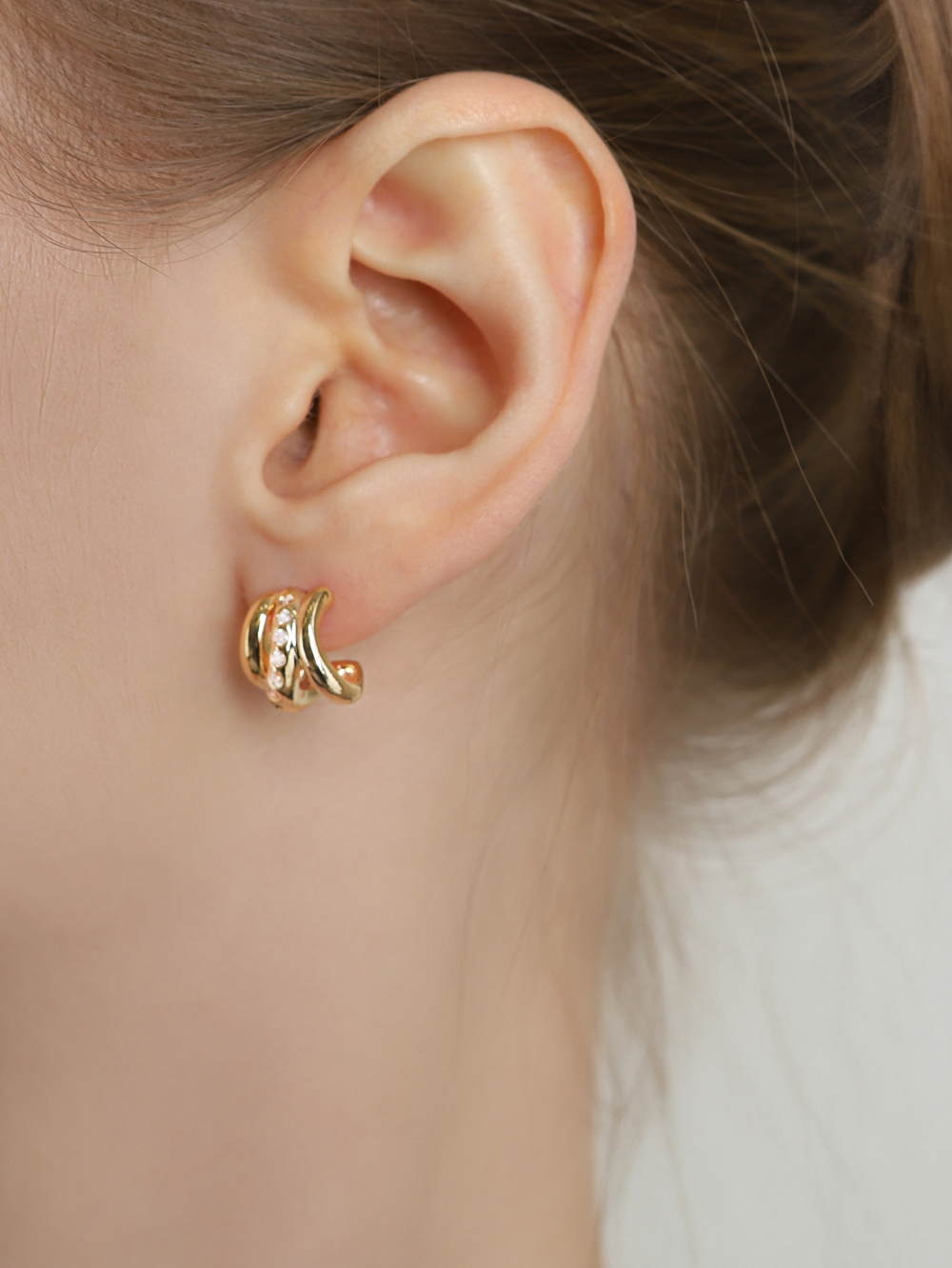 Wave CZ Hoop Earrings PB135E Detail Cut
