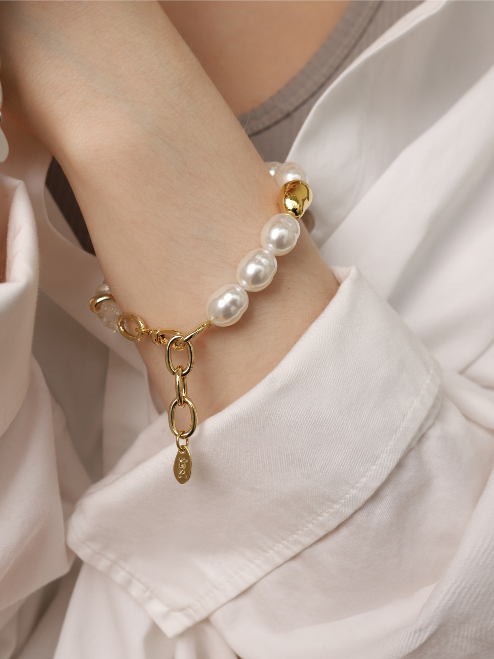 Natural Quartz Beads Bracelet PB143B Detail Cut