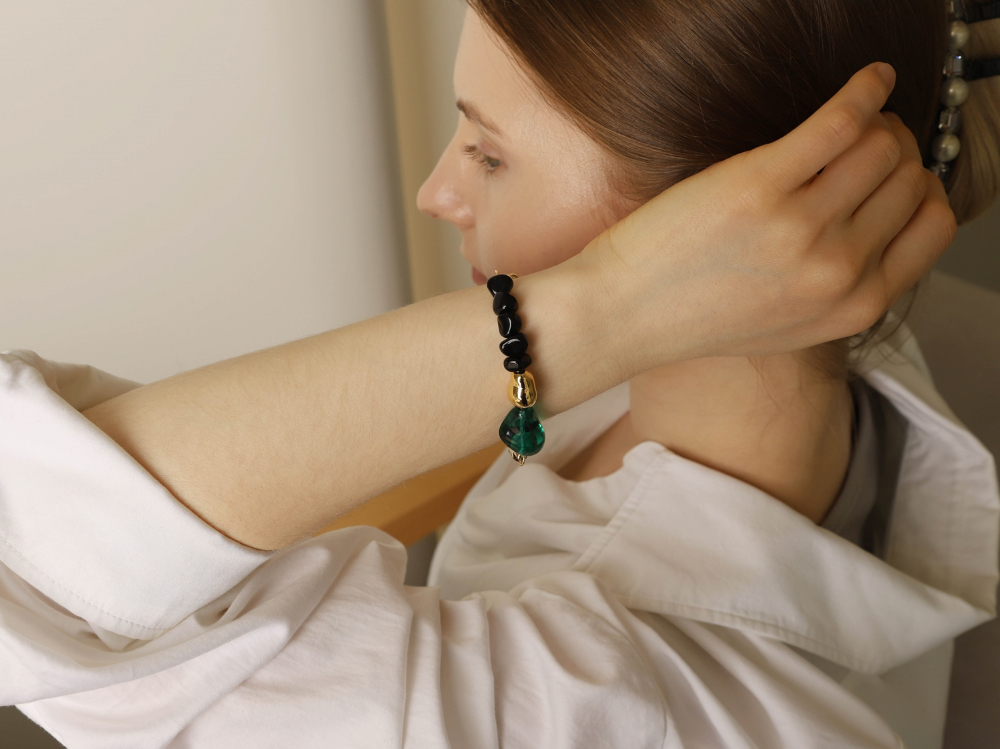 Natural Stone Unbalanced Moving Bracelet PB145B Detail Cut