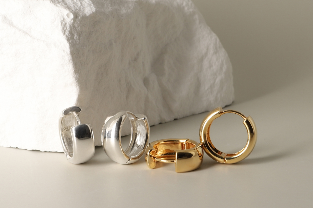[Celeb Pick] Silver925 Glossy Bold Ring Huggy Earrings PS097E Detail Cut