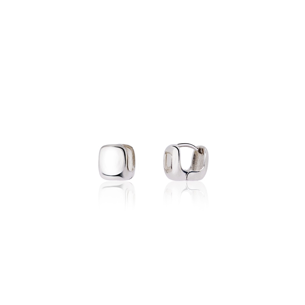 OZEL [Celeb Pick] Silver925 Square Earrings PS117E Main Photography