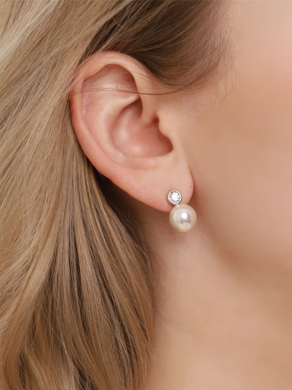 [Celeb Pick] Silver925 Moissanite 0.3ct Swarovski Pearl 10mm Earrings PS119E Detail Cut