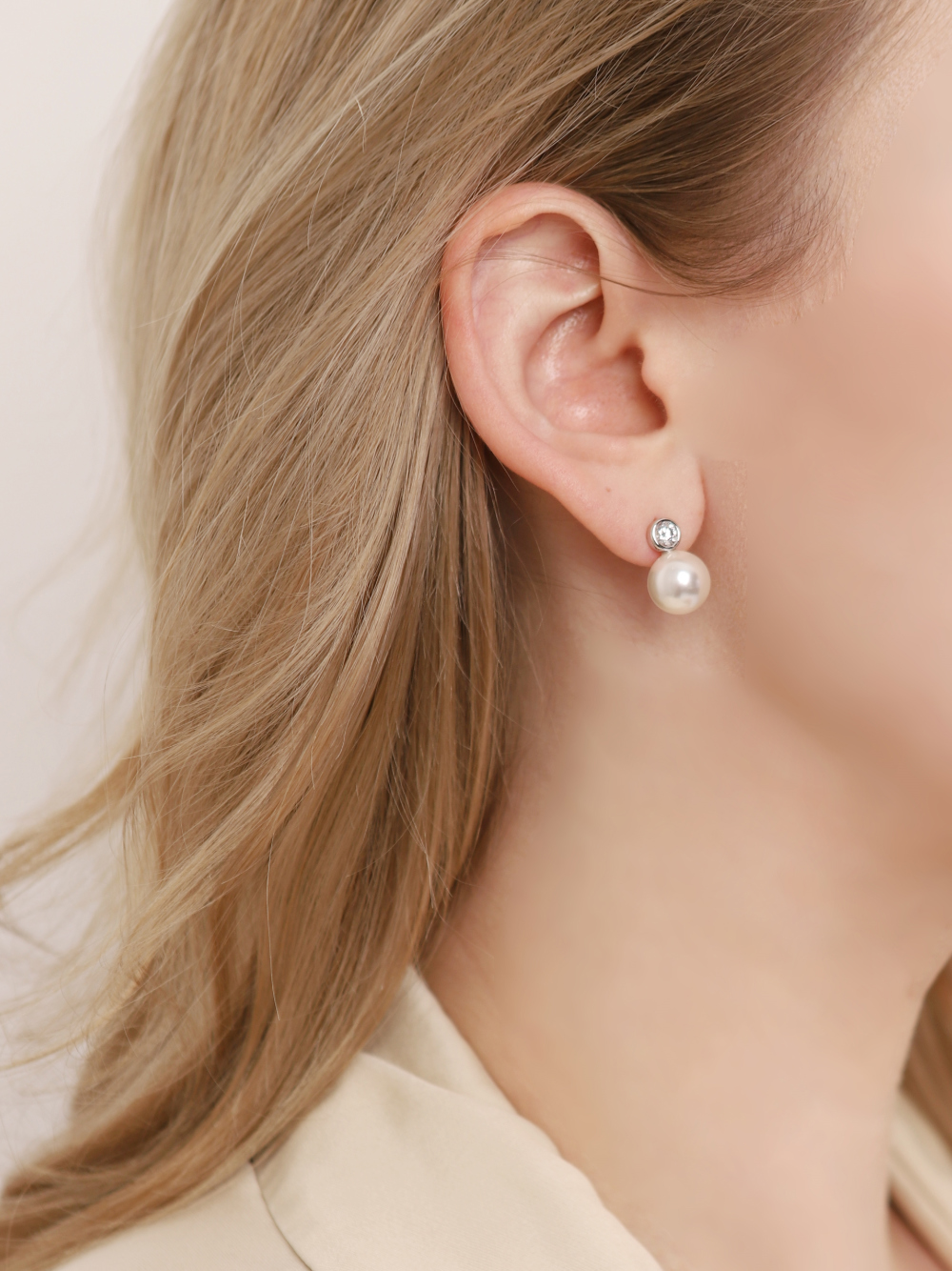 [Celeb Pick] Silver925 Moissanite 0.3ct Swarovski Pearl 10mm Earrings PS119E Detail Cut