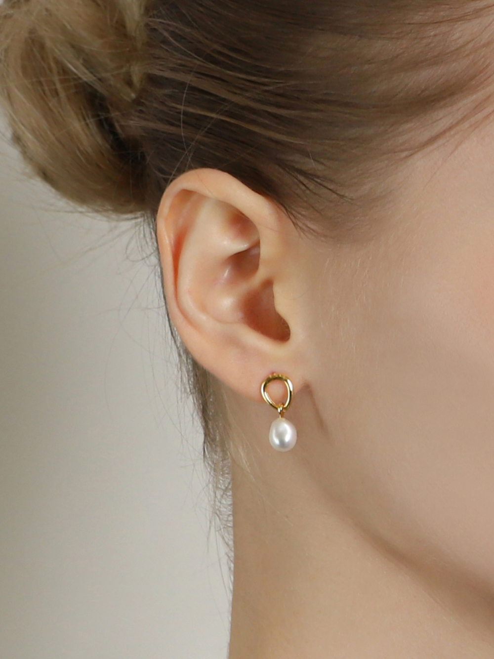 Silver925 Fresh Water Pearl Pebble Earrings PS165E Detail Cut