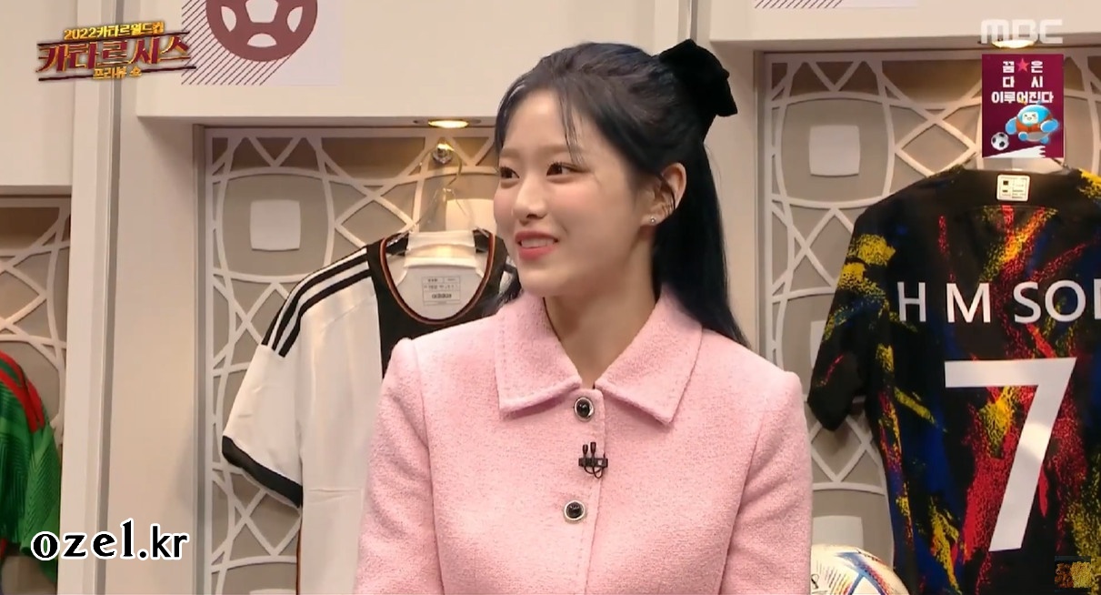 이달의 소녀 현진 귀걸이 - MBC 카타르 월드컵 LIVE 프리뷰쇼 오젤(Ozel) 오젤 프롱 귀걸이 6미리 착용 화보 4