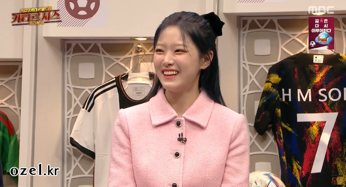 이달의 소녀 현진 귀걸이 - MBC 카타르 월드컵 LIVE 프리뷰쇼 오젤(Ozel) 오젤 프롱 귀걸이 6미리 착용 화보 5