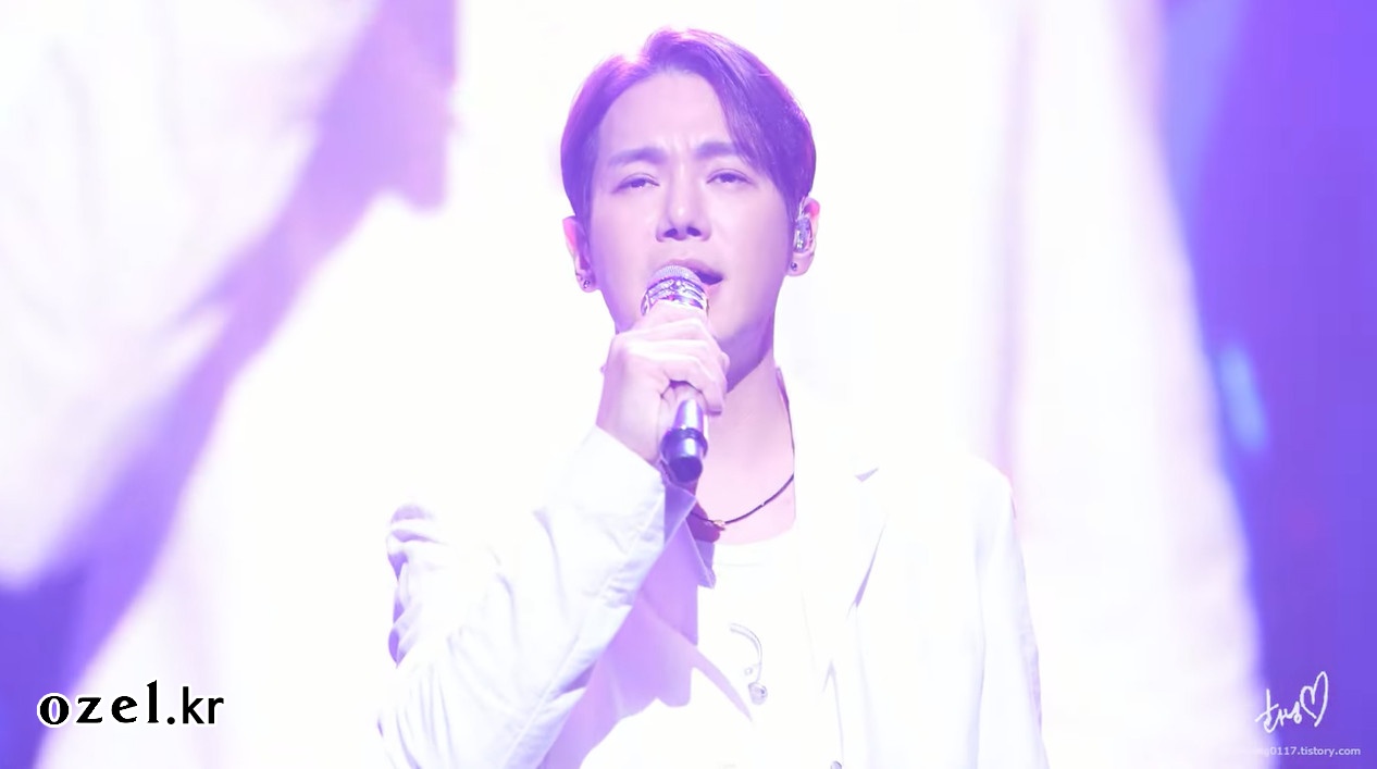 환희 목걸이 - 환희 팬 유튜브 (1128 충남도청문예회관 행사) 오젤(Ozel) 오젤 목걸이 착용 화보 2