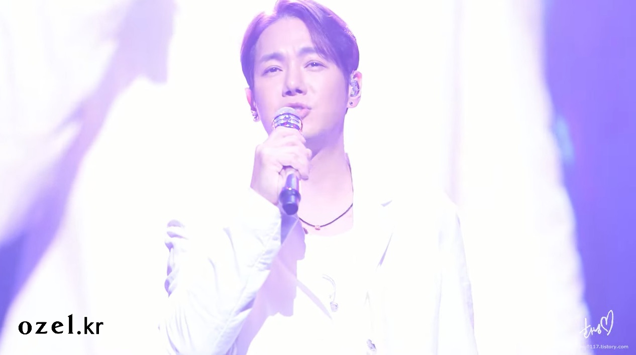 환희 목걸이 - 환희 팬 유튜브 (1128 충남도청문예회관 행사) 오젤(Ozel) 오젤 목걸이 착용 화보 3