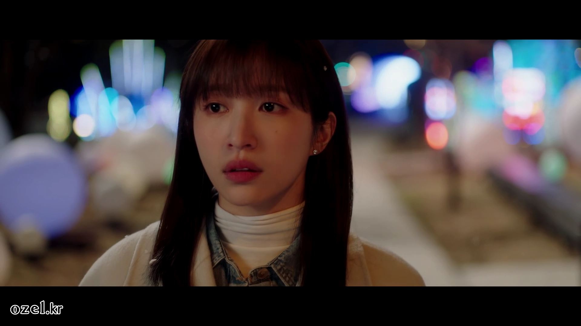 하니 귀걸이 - 쿠팡플레이 판타G스팟 오젤(Ozel) 오젤 귀걸이 착용 화보 6