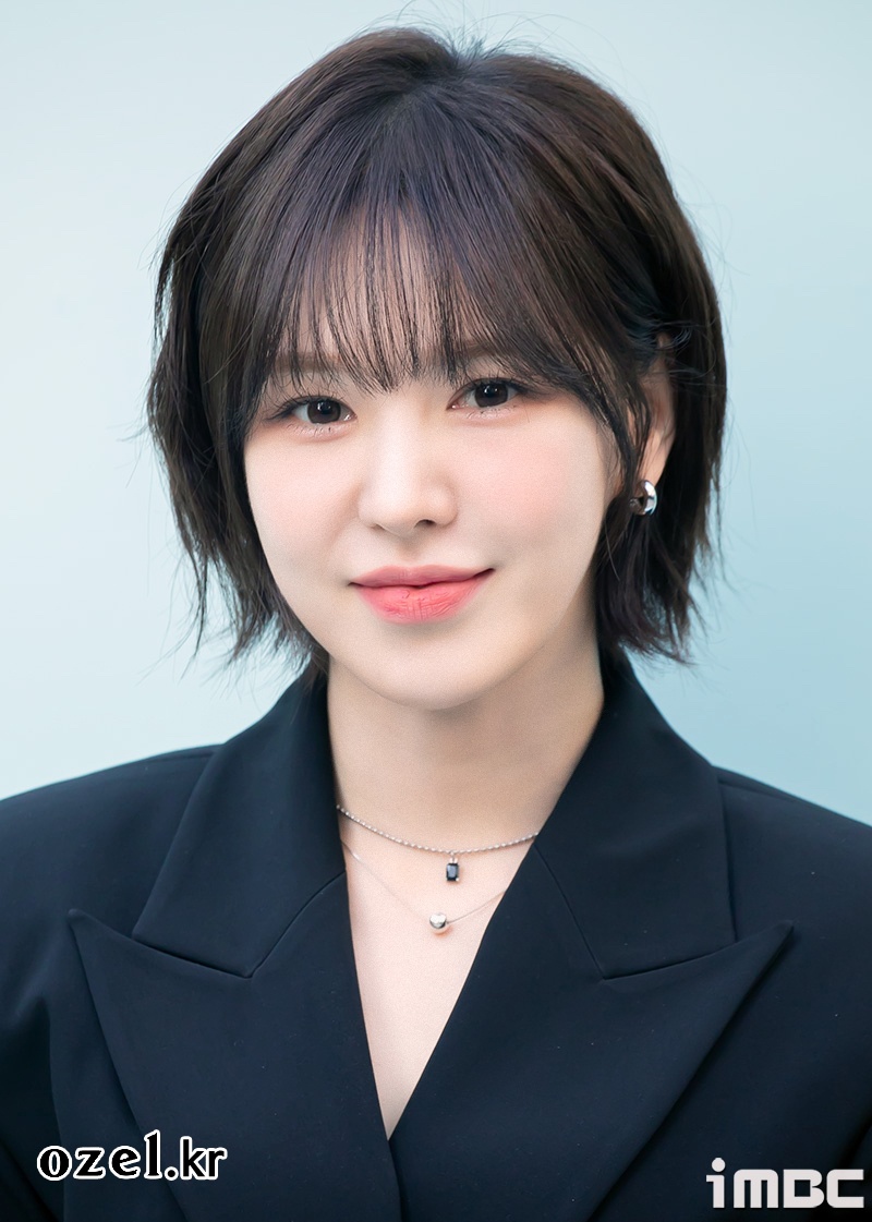 레드벨벳 웬디 목걸이 - 온라인기사 오젤(Ozel) 오젤 목걸이 착용 화보 1
