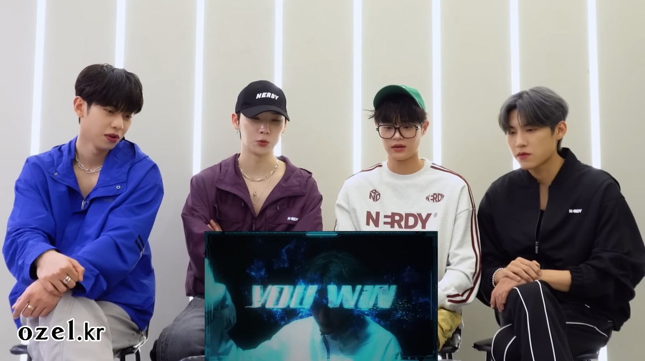 AB6IX 동현 목걸이 - AB6IX 공식 유튜브 오젤(Ozel) 오젤 목걸이 착용 화보 6