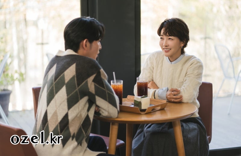 진서연 반지 - TV조선 공식 인스타그램 오젤(Ozel) 오젤 반지 착용 화보 1