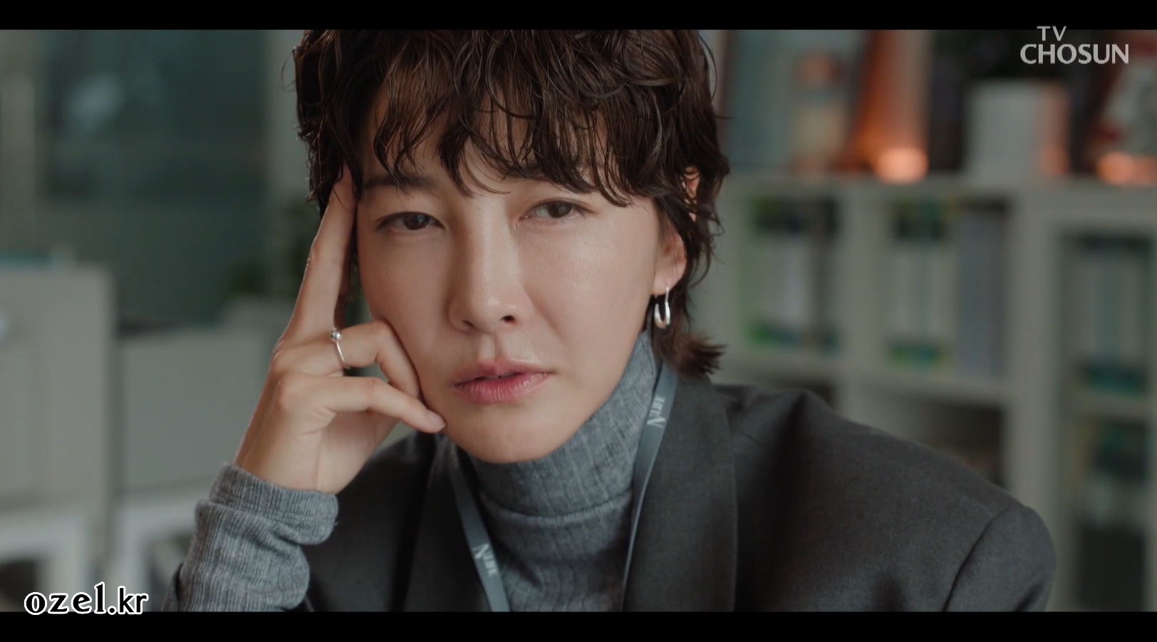 진서연 반지 - TV조선 다음생은 없으니까 오젤(Ozel) 오젤 반지 착용 화보 5