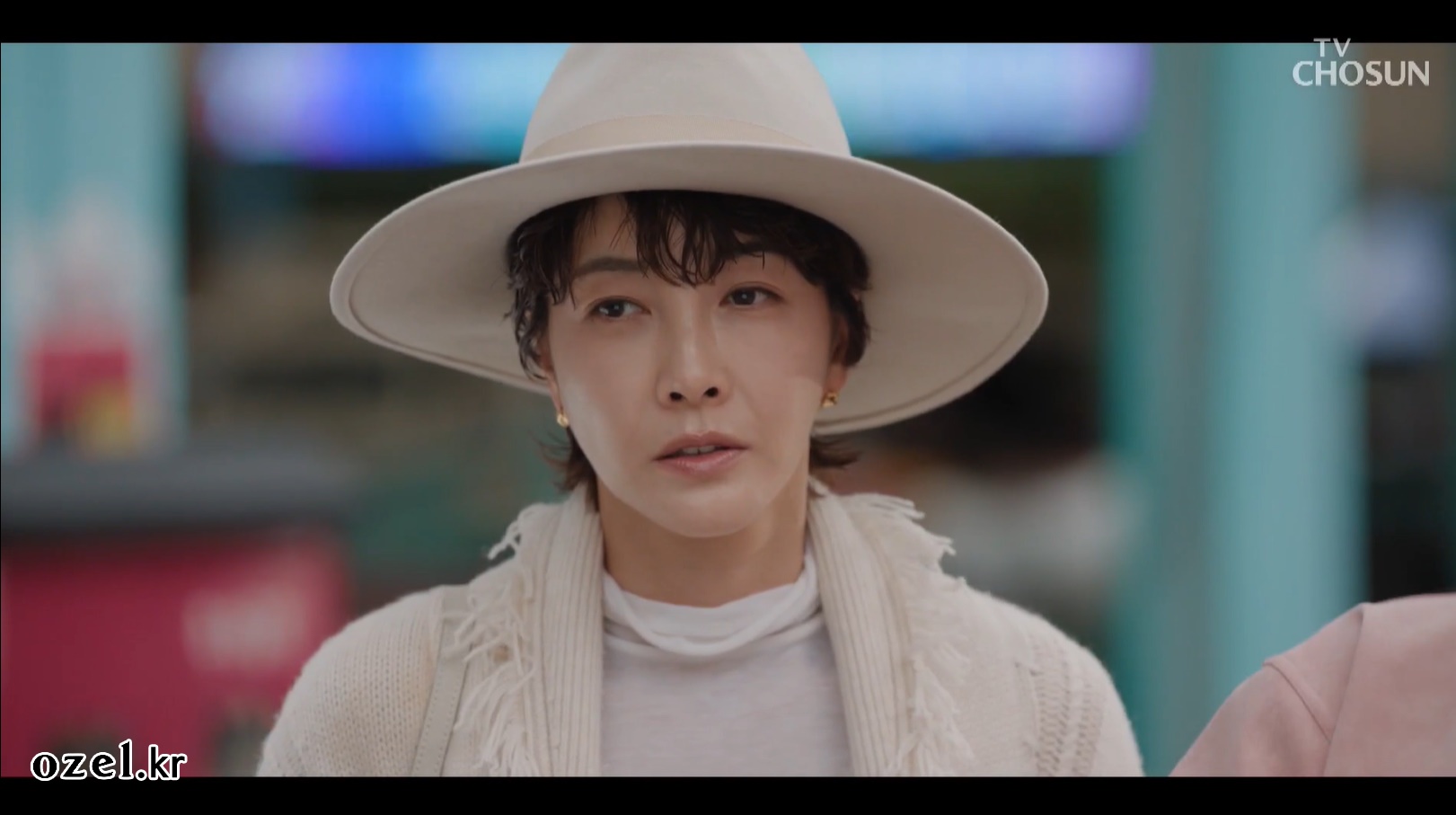 진서연 귀걸이 - TV조선 다음생은 없으니까 오젤(Ozel) 오젤 귀걸이 착용 화보 9