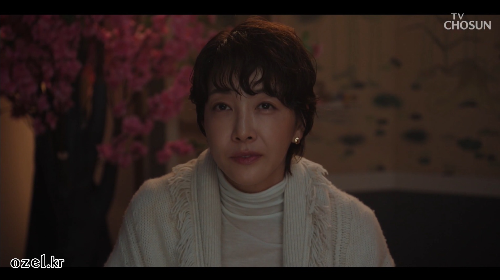 진서연 귀걸이 - TV조선 다음생은 없으니까 오젤(Ozel) 오젤 귀걸이 착용 화보 12