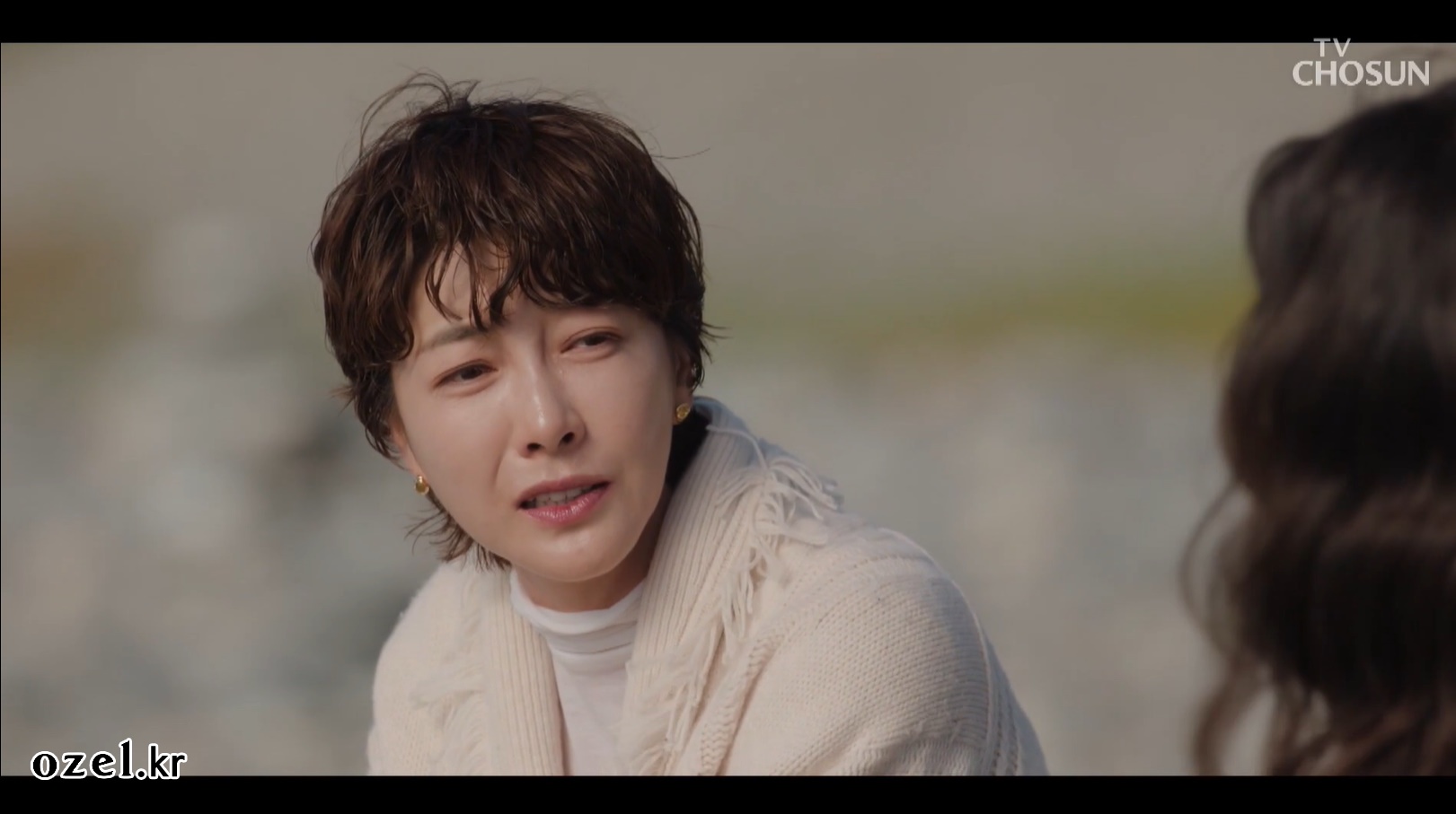 진서연 귀걸이 - TV조선 다음생은 없으니까 오젤(Ozel) 오젤 귀걸이 착용 화보 18