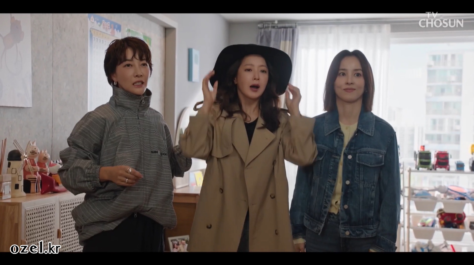 진서연 귀걸이 - TV조선 다음생은 없으니까 오젤(Ozel) 오젤 귀걸이, 반지 착용 화보 7