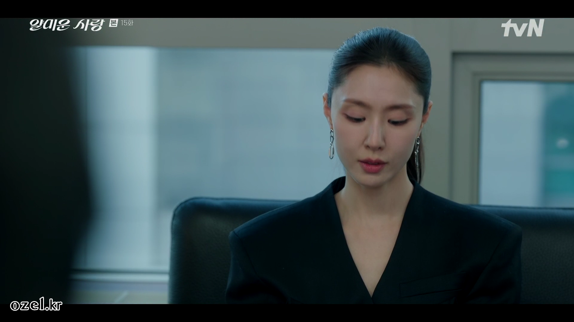 서지혜 귀걸이 - tvN 얄미운 사랑 오젤(Ozel) 오젤 귀걸이 착용 화보 1