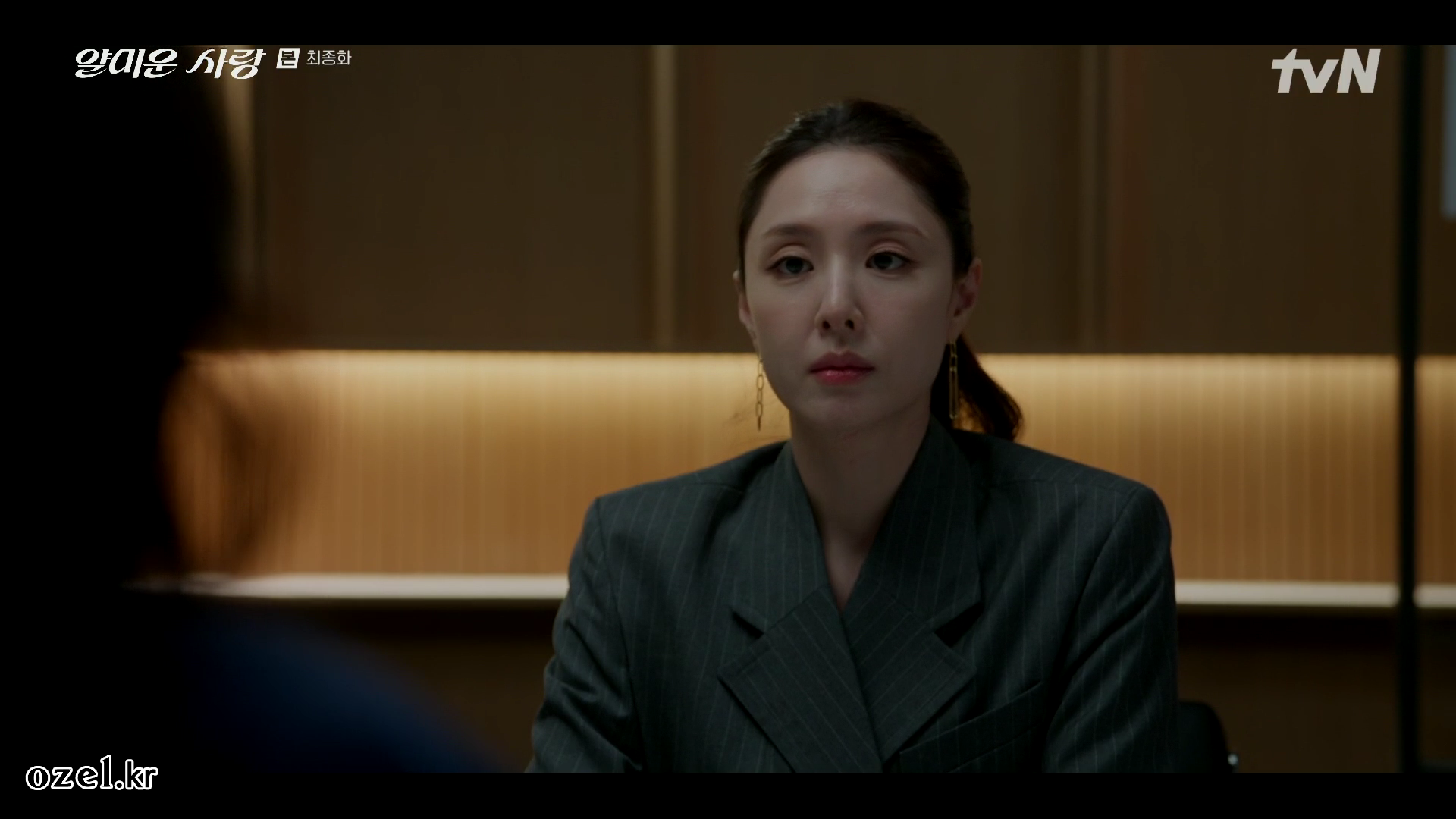 서지혜 귀걸이 - tvN 얄미운 사랑 오젤(Ozel) 오젤 귀걸이 착용 화보 7
