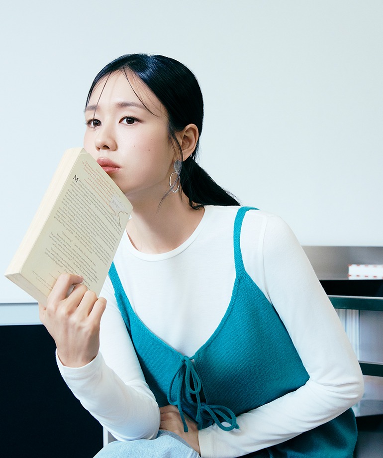 안은진 귀걸이 - 셀렙샵 공식 홈페이지 오젤(Ozel) 오젤 귀걸이 착용 화보 2