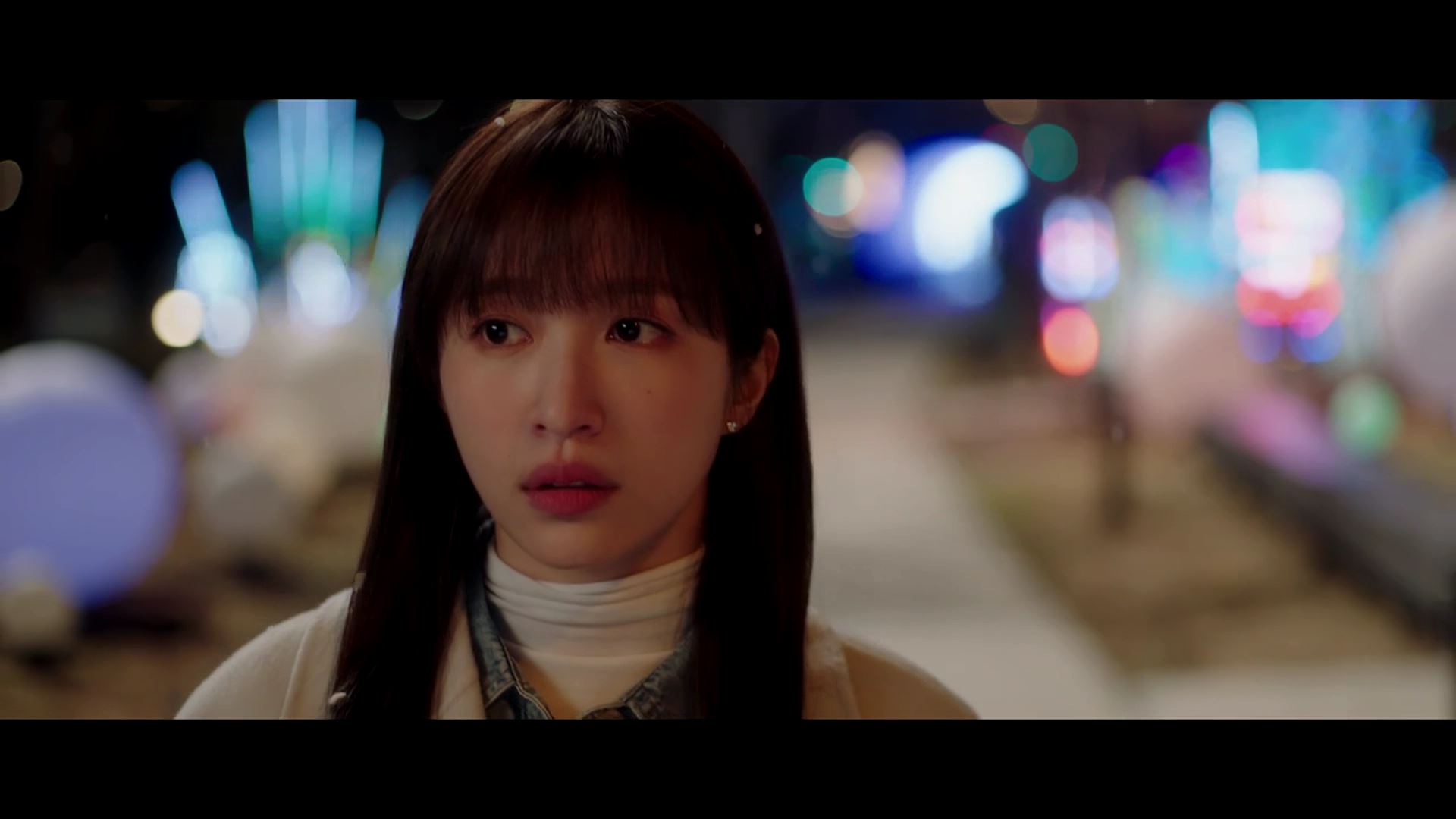 셀럽 귀걸이 - 쿠팡플레이 판타G스팟 -하니 오젤(Ozel) 오젤 귀걸이 착용 화보 3