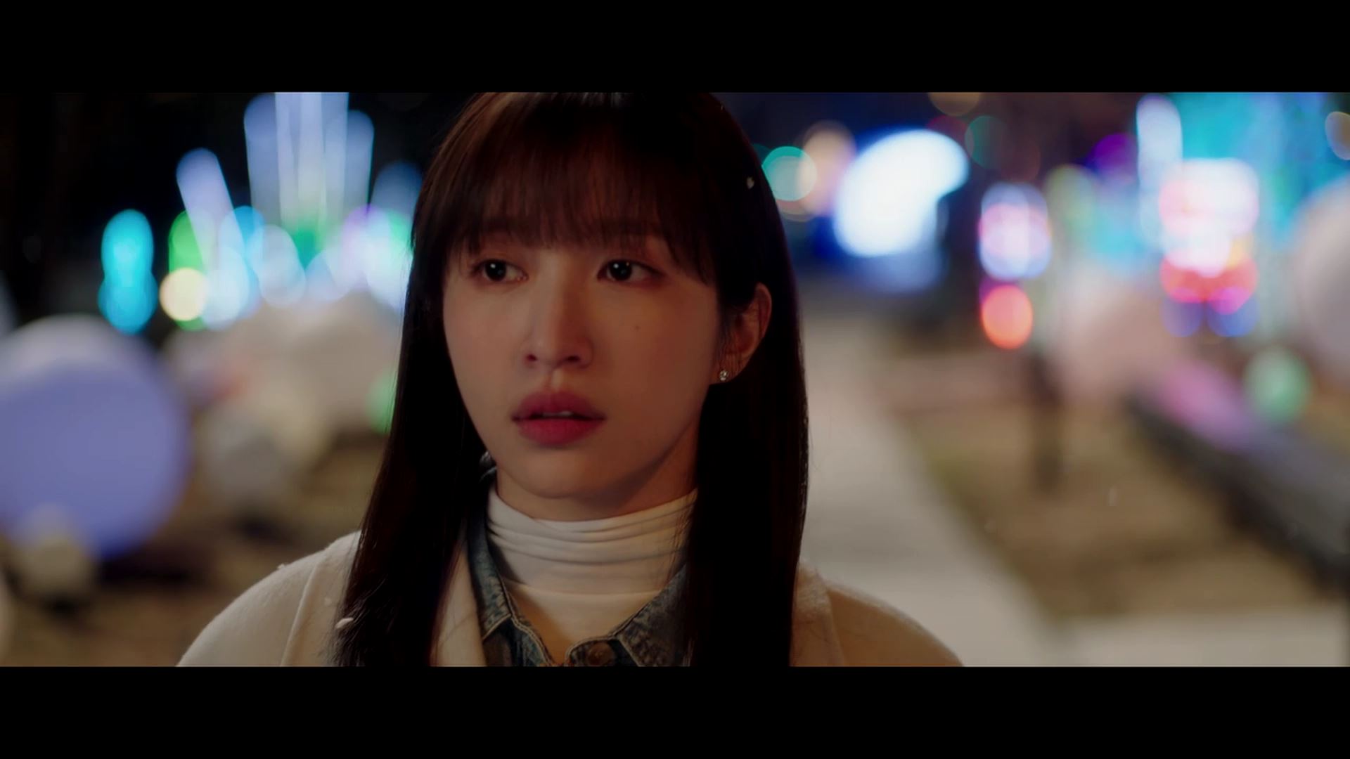 셀럽 귀걸이 - 쿠팡플레이 판타G스팟 -하니 오젤(Ozel) 오젤 귀걸이 착용 화보 4
