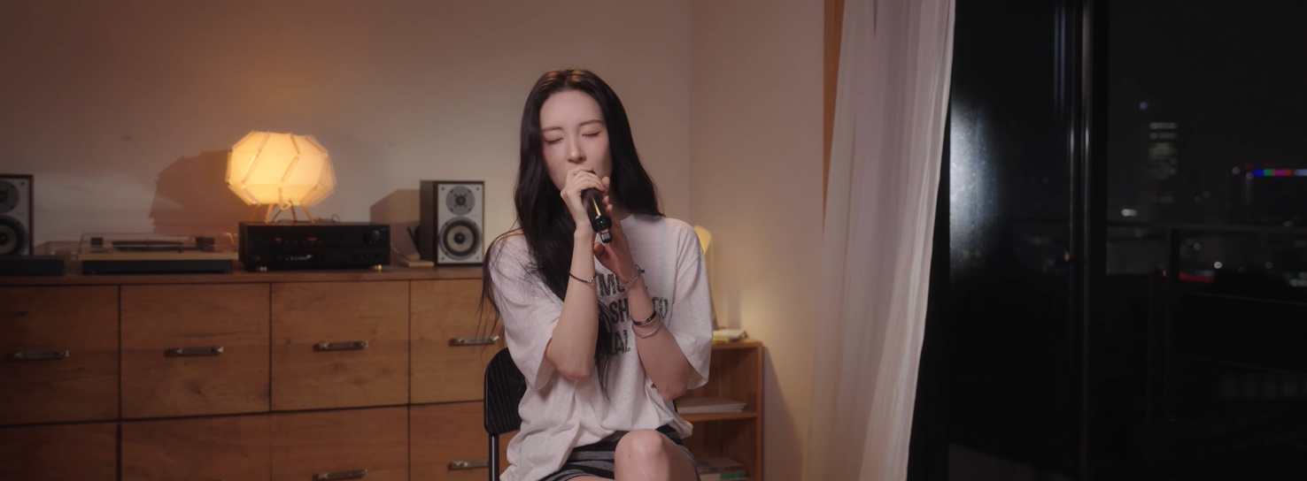 선미 팔찌 - 선미 공식 유튜브(라이브클립) 오젤(Ozel) 오젤 팔찌 착용 화보 9
