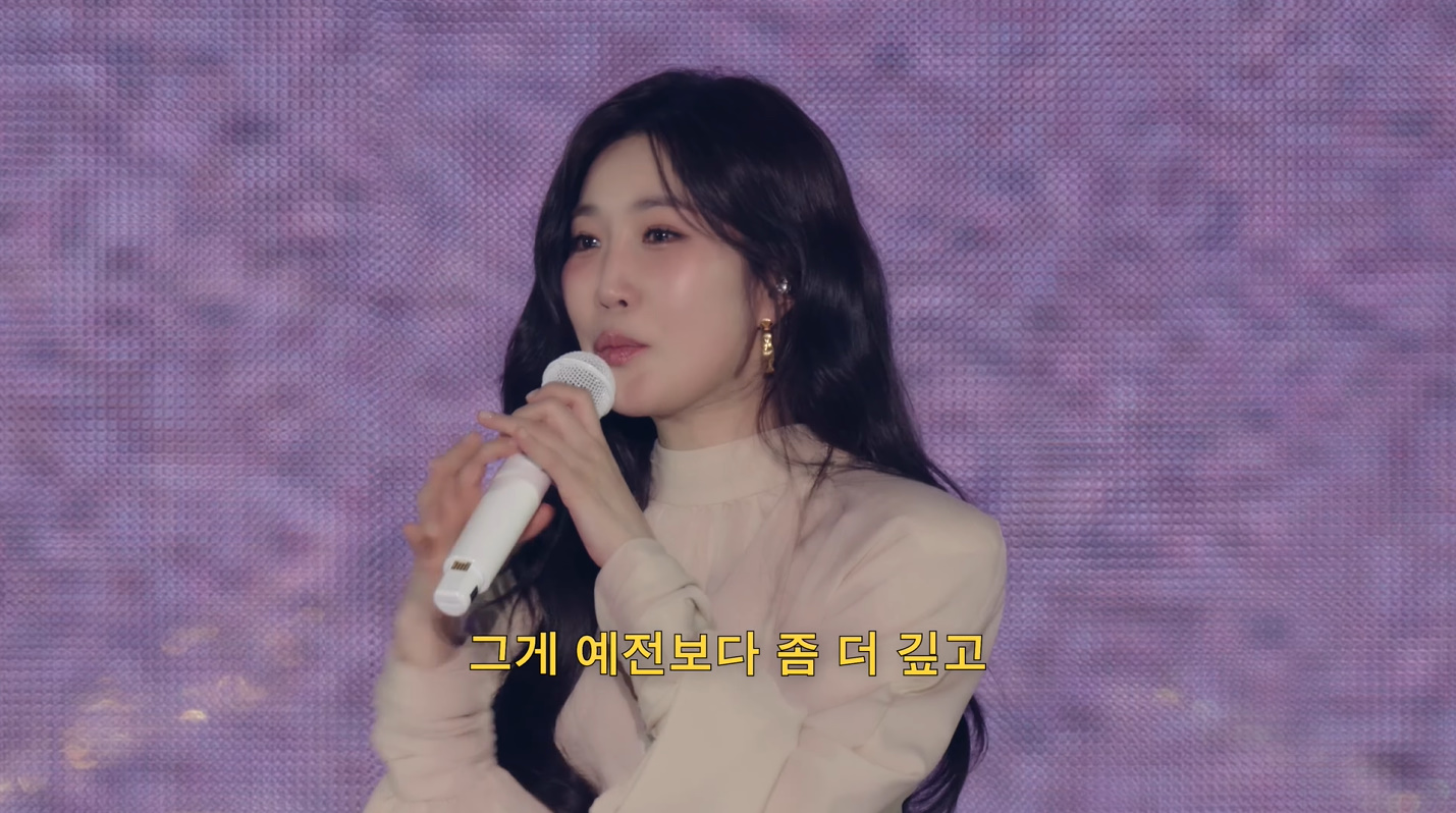 다비치 이해리 귀걸이 - 강민경 공식 유튜브 오젤(Ozel) 오젤 귀걸이 착용 화보 14